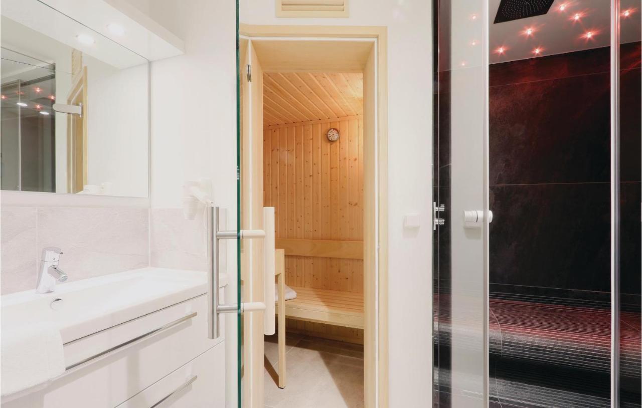 Amazing Apartment In Luebeck Travemuende With Sauna Bagian luar foto